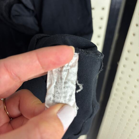 Cabi Black 3D Floral-Neck Tank Top XS — Avant-Garde Minimal - Picture 5 of 7